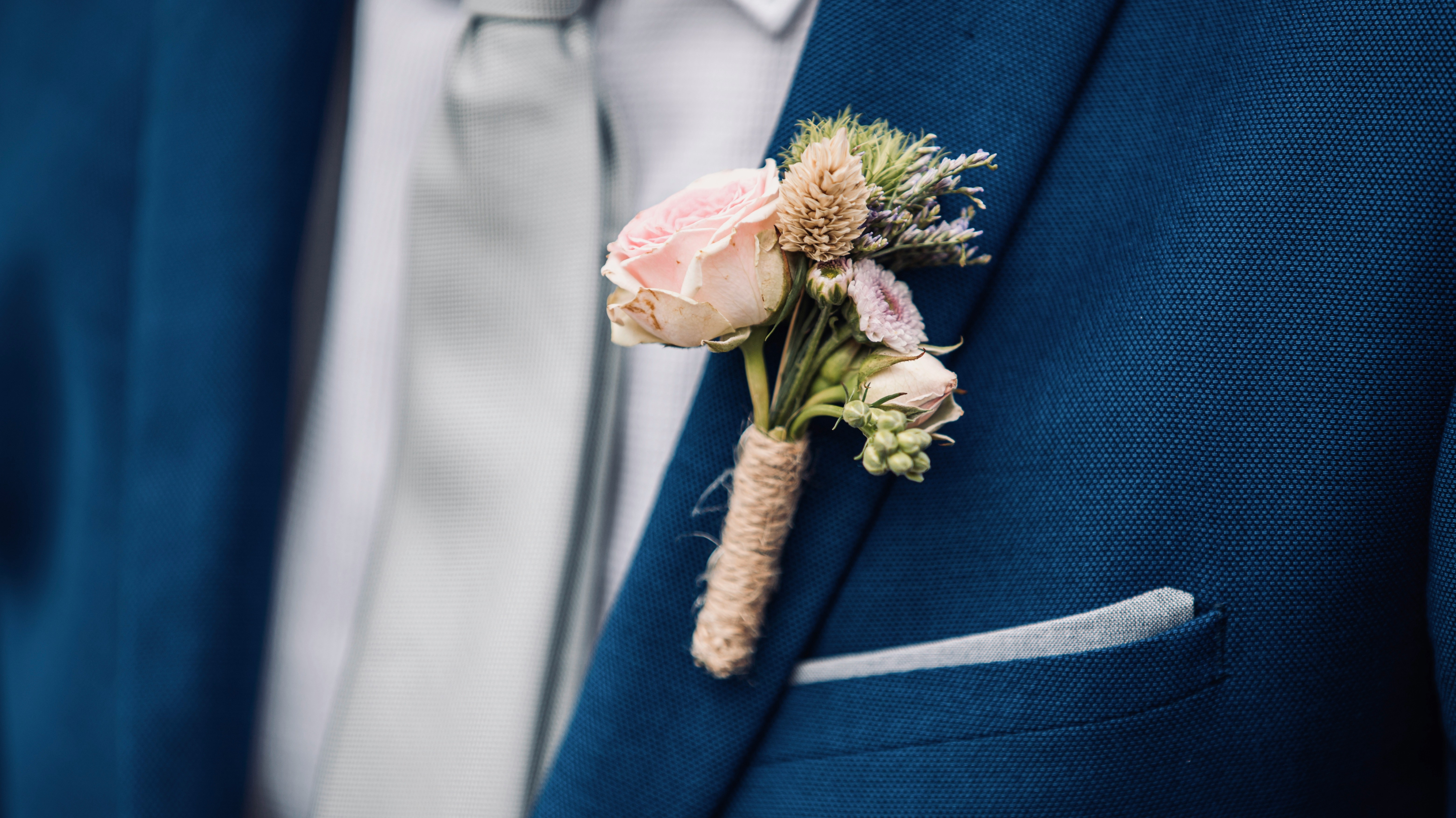 miguel teirlinck aAM9Gw9Dk5g unsplash image on Your Guide to Calgary Wedding Personal Flowers (2025/26)